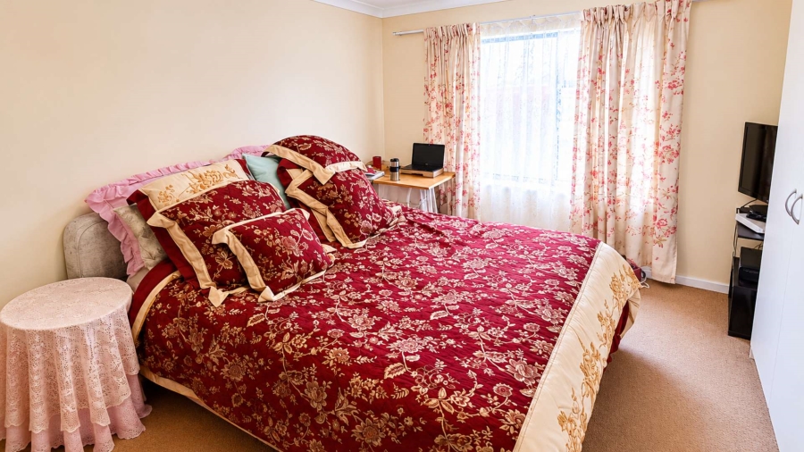 2 Bedroom Property for Sale in Sonstraal Heights Western Cape